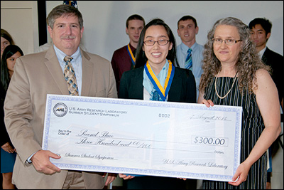 Helen Lan receiving her award.