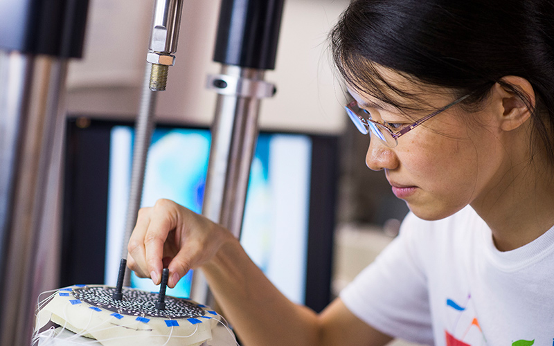 MSE graduate student at work