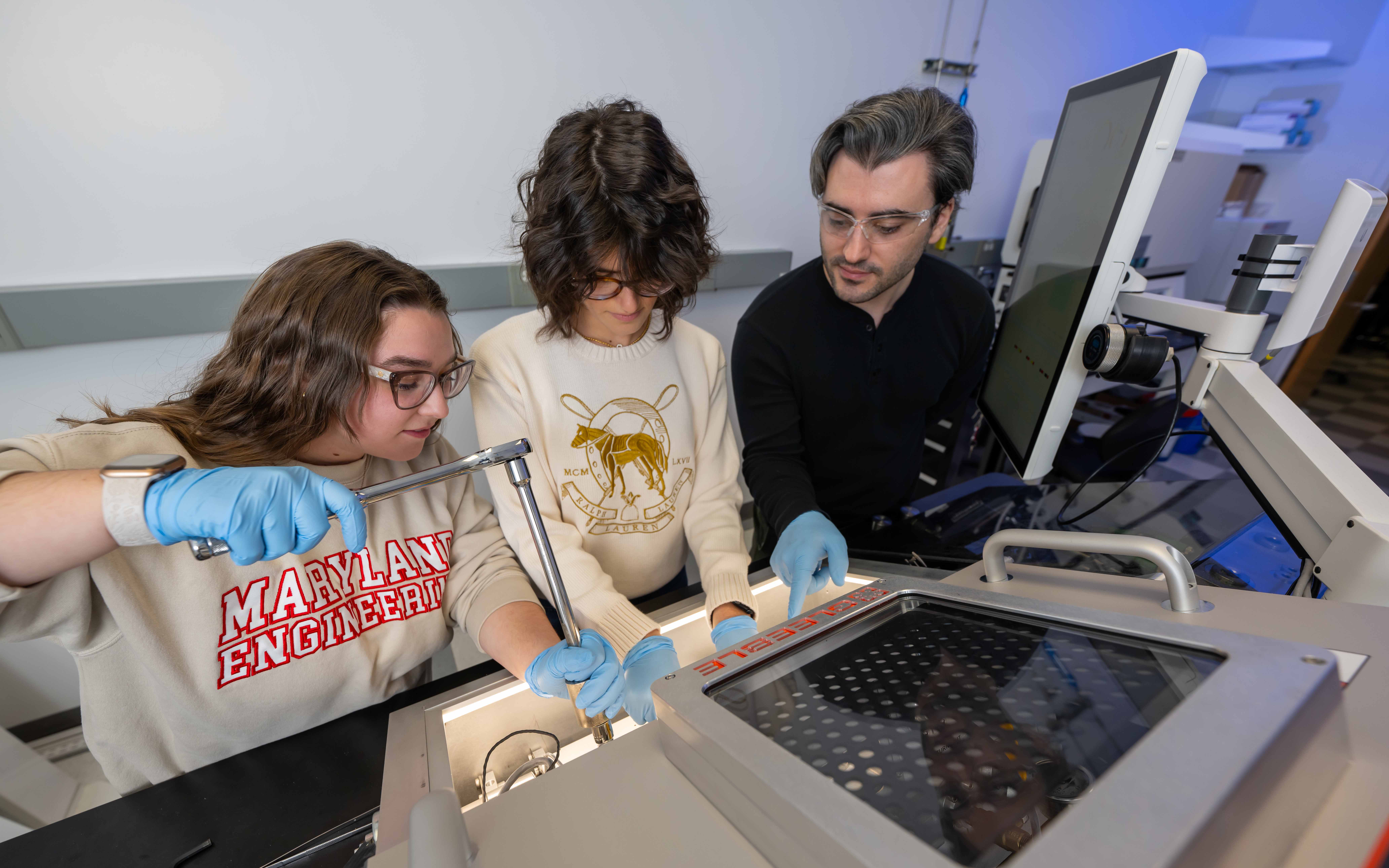 Students working in Mechanical Testing & High Temperature Laboratory.